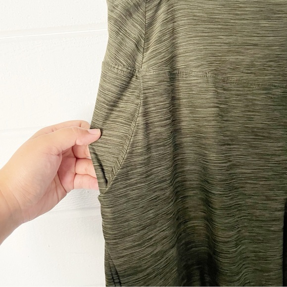 Like New All in Motion Women’s High Rise Wide Leg Dark Green Pants Size XXL - Picture 3 of 7